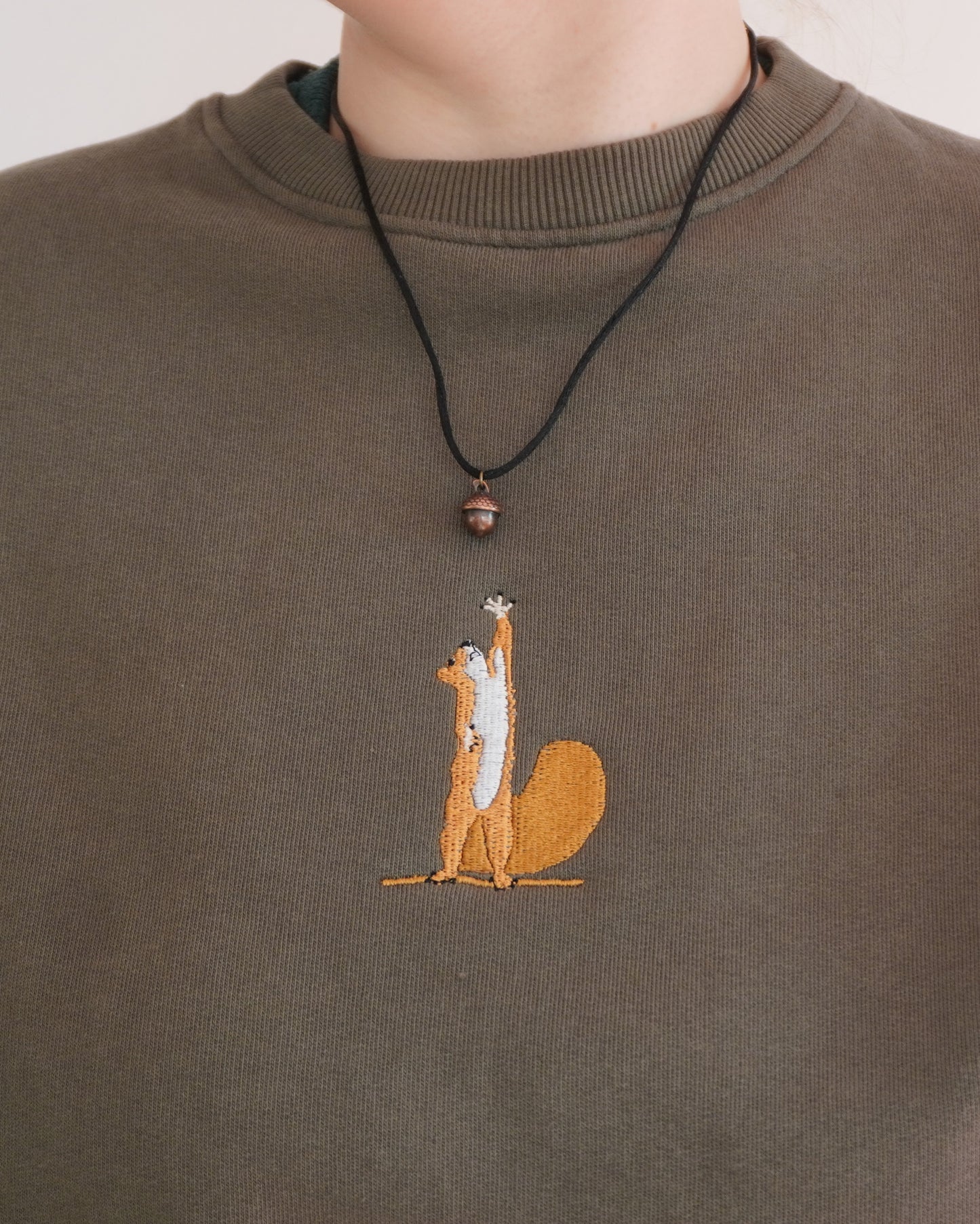 Eichhörnchen streckt sich