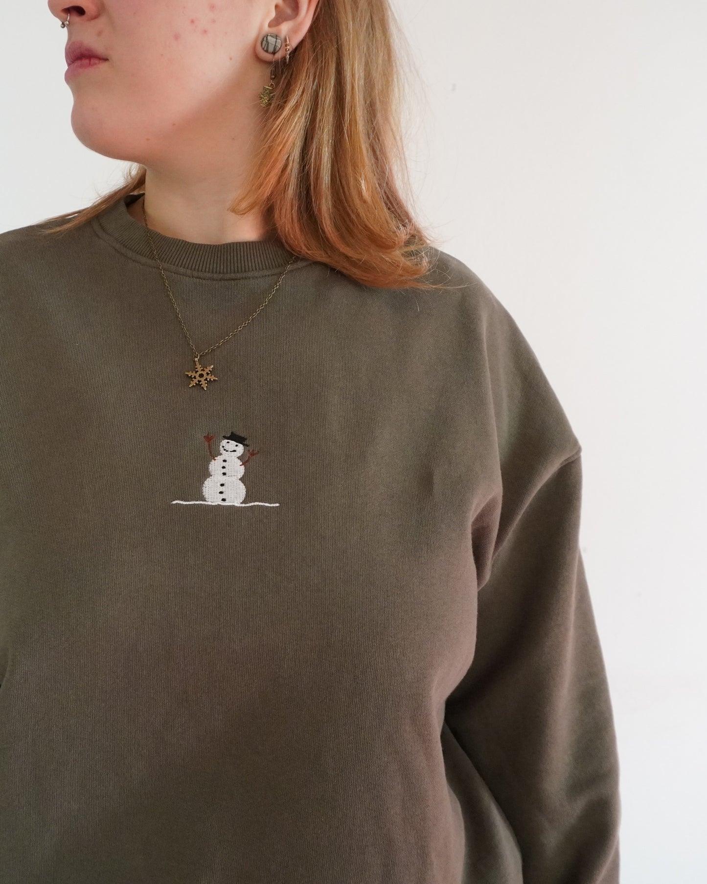 Schneemensch mittig (T-Shirt)