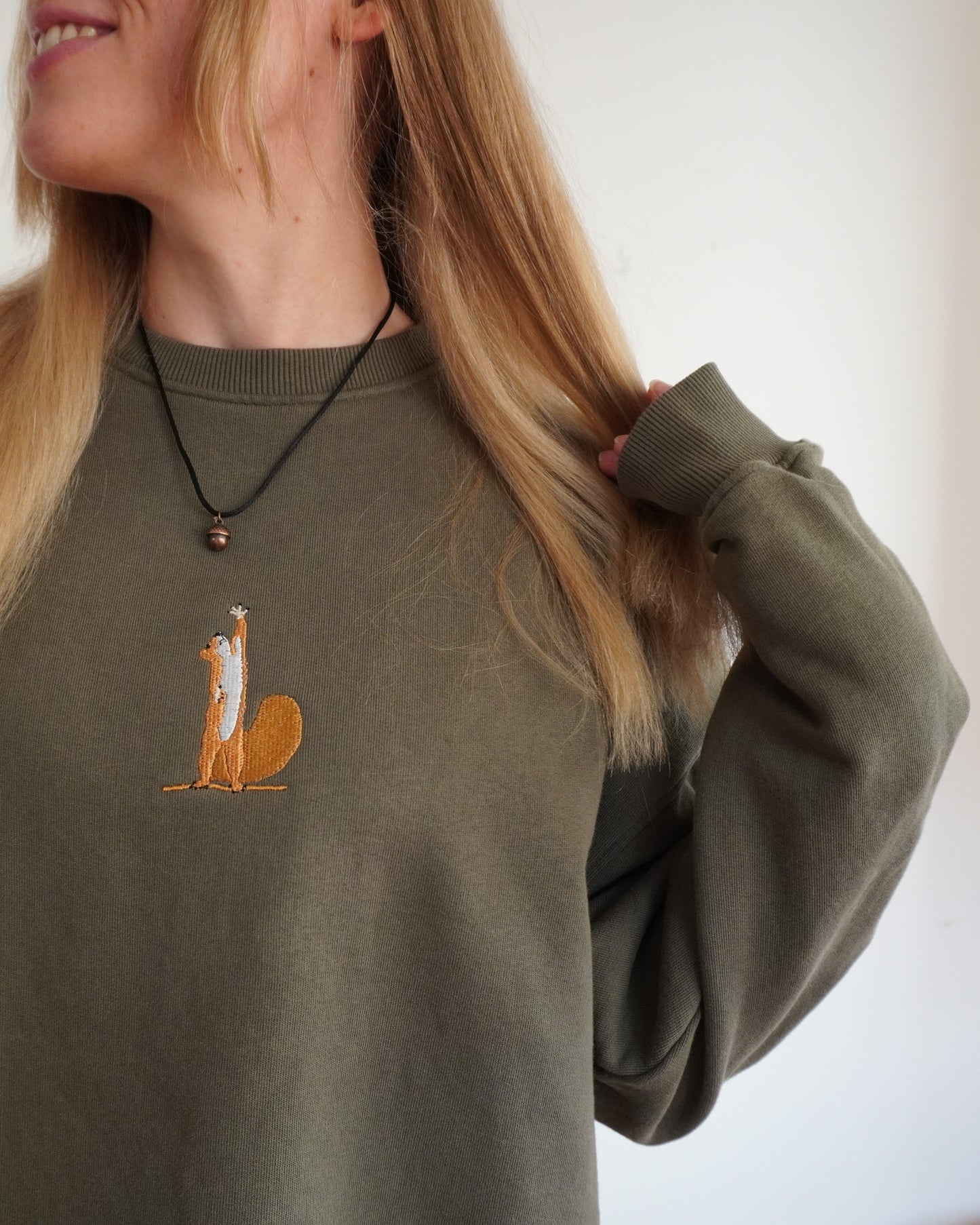 Eichhörnchen streckt sich