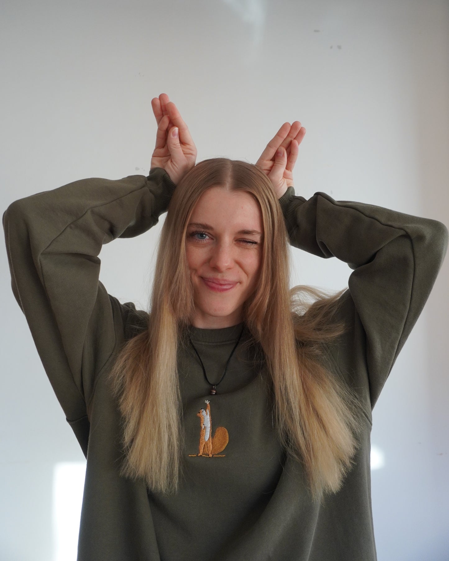 Eichhörnchen streckt sich