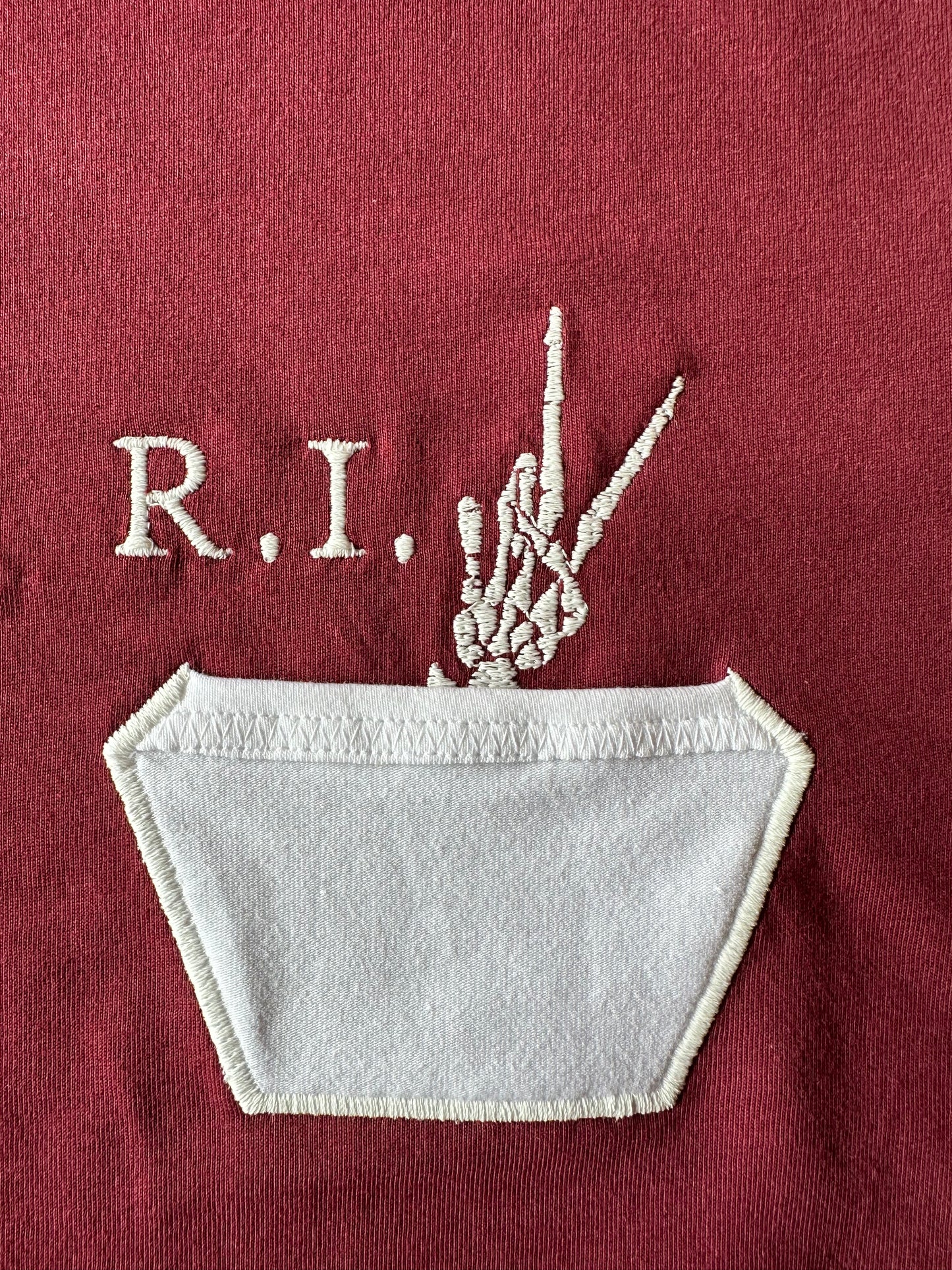 R. I. Peace mit Sargbrusttasche (Glows in the dark)