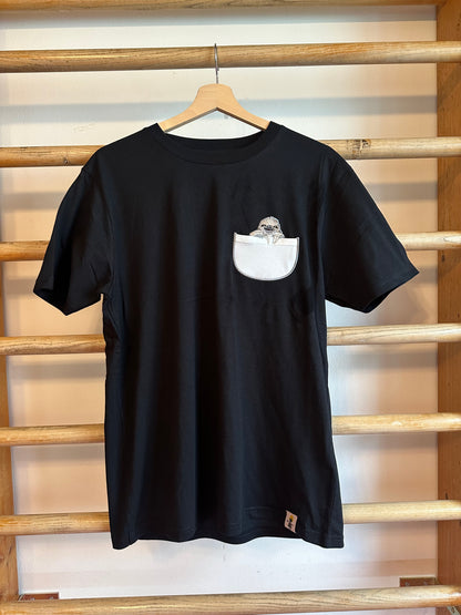 Faultier in der Brusttasche