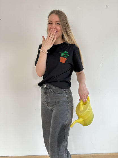 Monstera-Pflanze im Brusttaschentopf