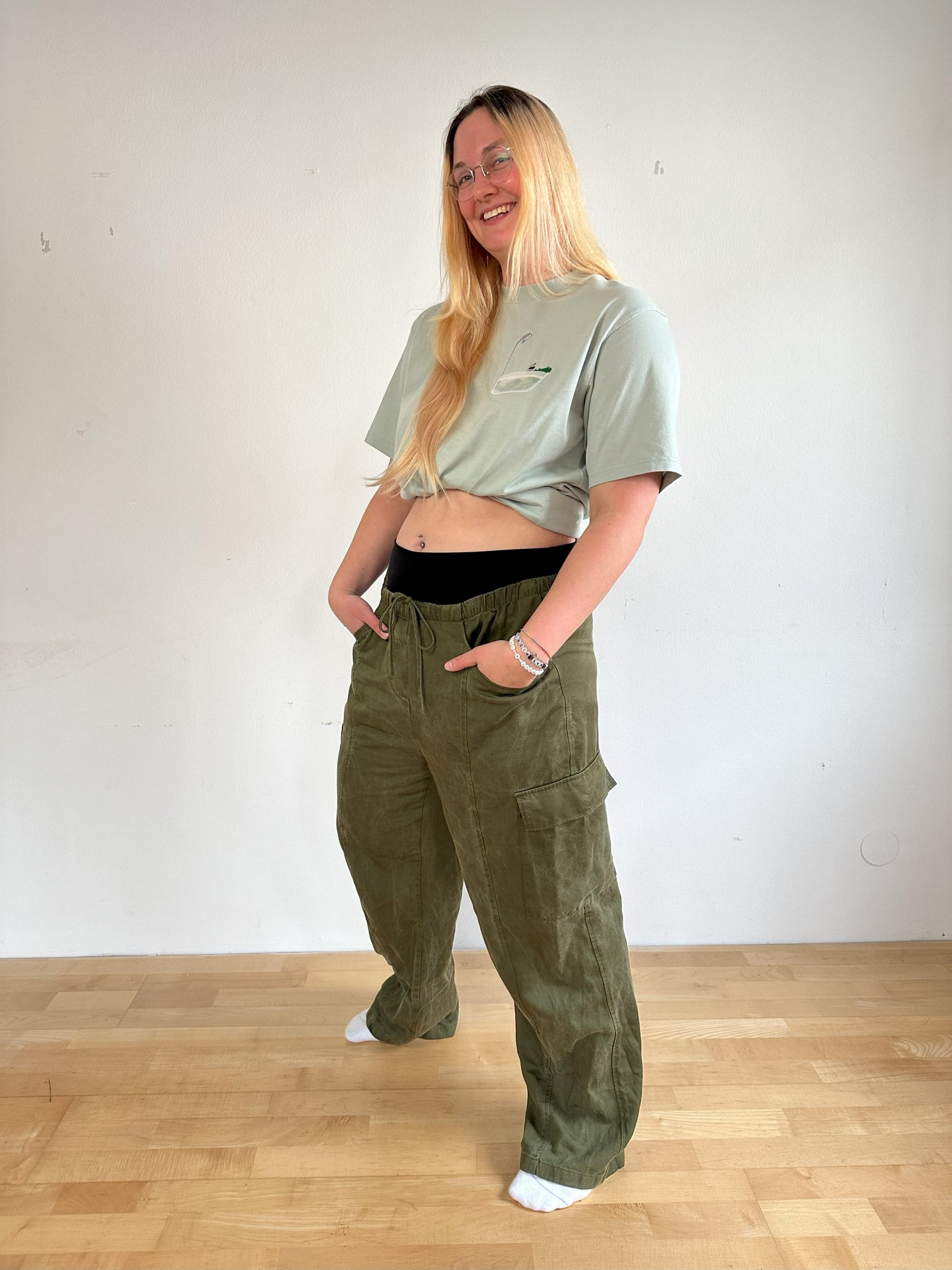 Krokodil in der Badewanne (transparente Brusttasche)