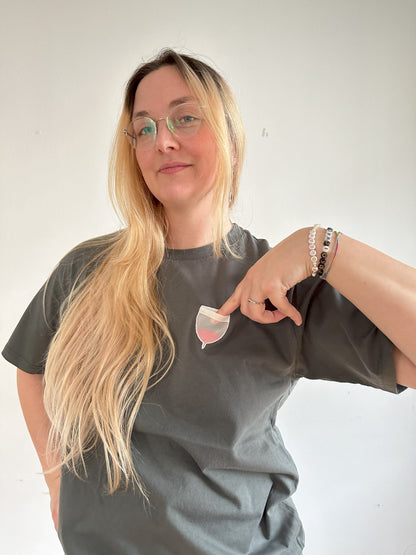 Menstruationstasse mit transparenter Brusttasche