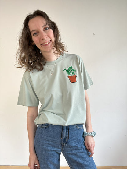 Monstera-Pflanze im Brusttaschentopf