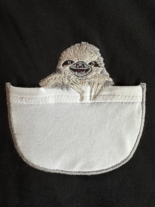 Faultier in der Brusttasche