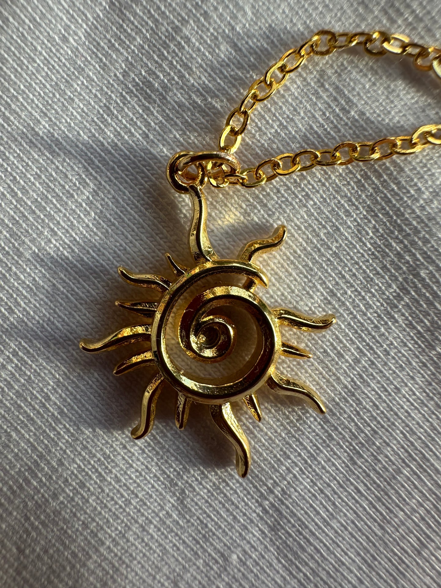 Sonne gold Halskette