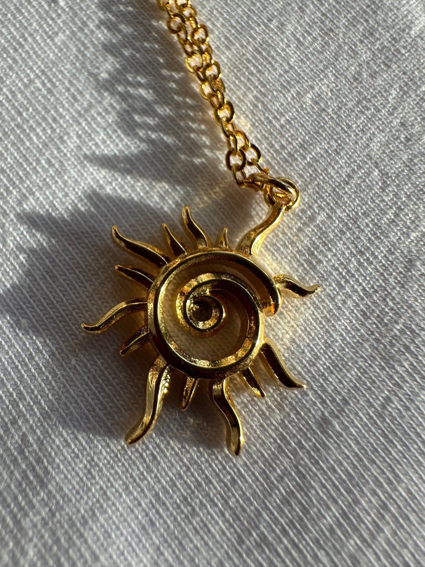 Sonne gold Halskette