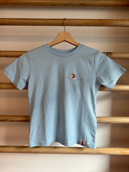 Igel auf Papierflieger