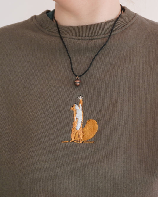 Eichhörnchen streckt sich