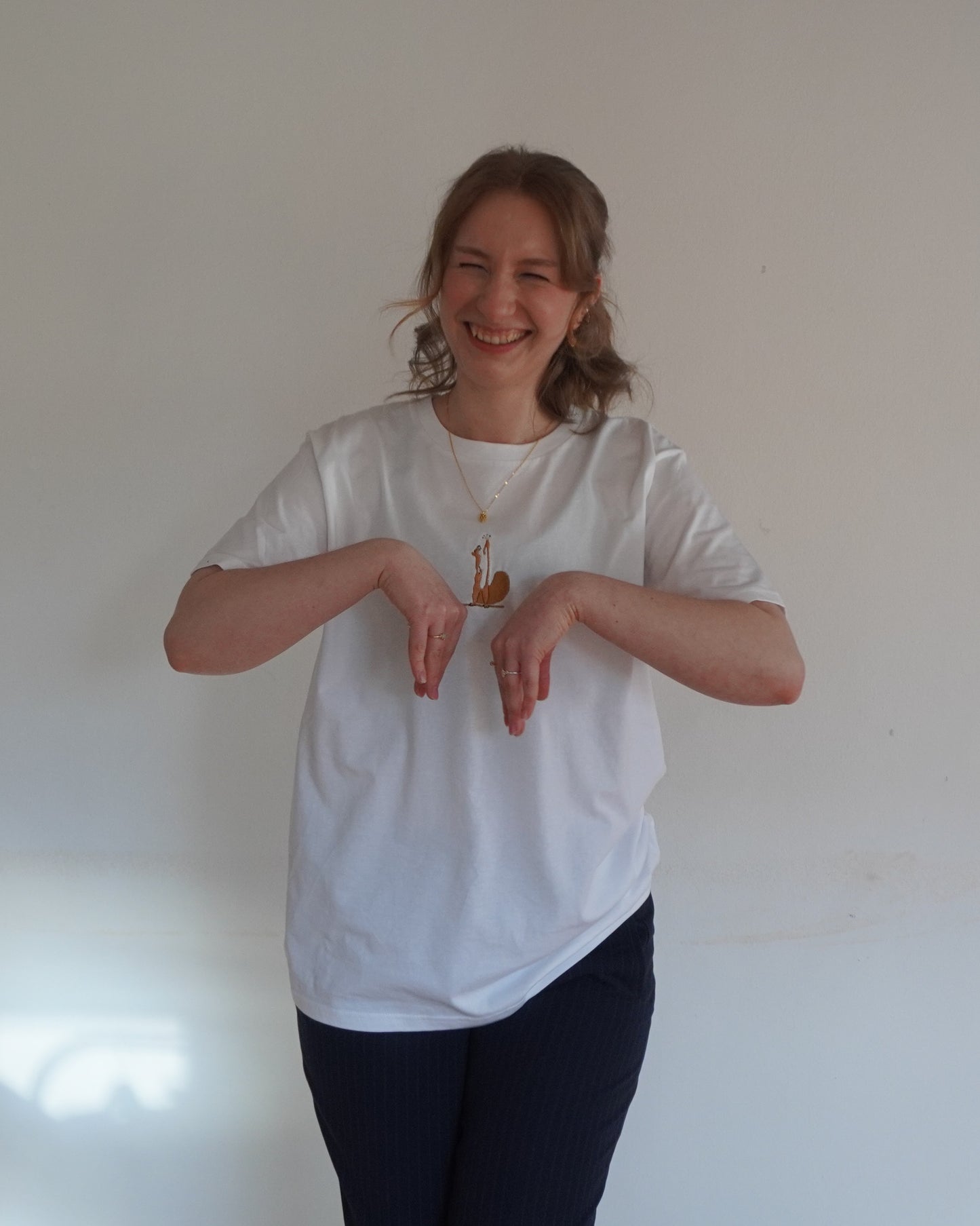 Eichhörnchen streckt sich