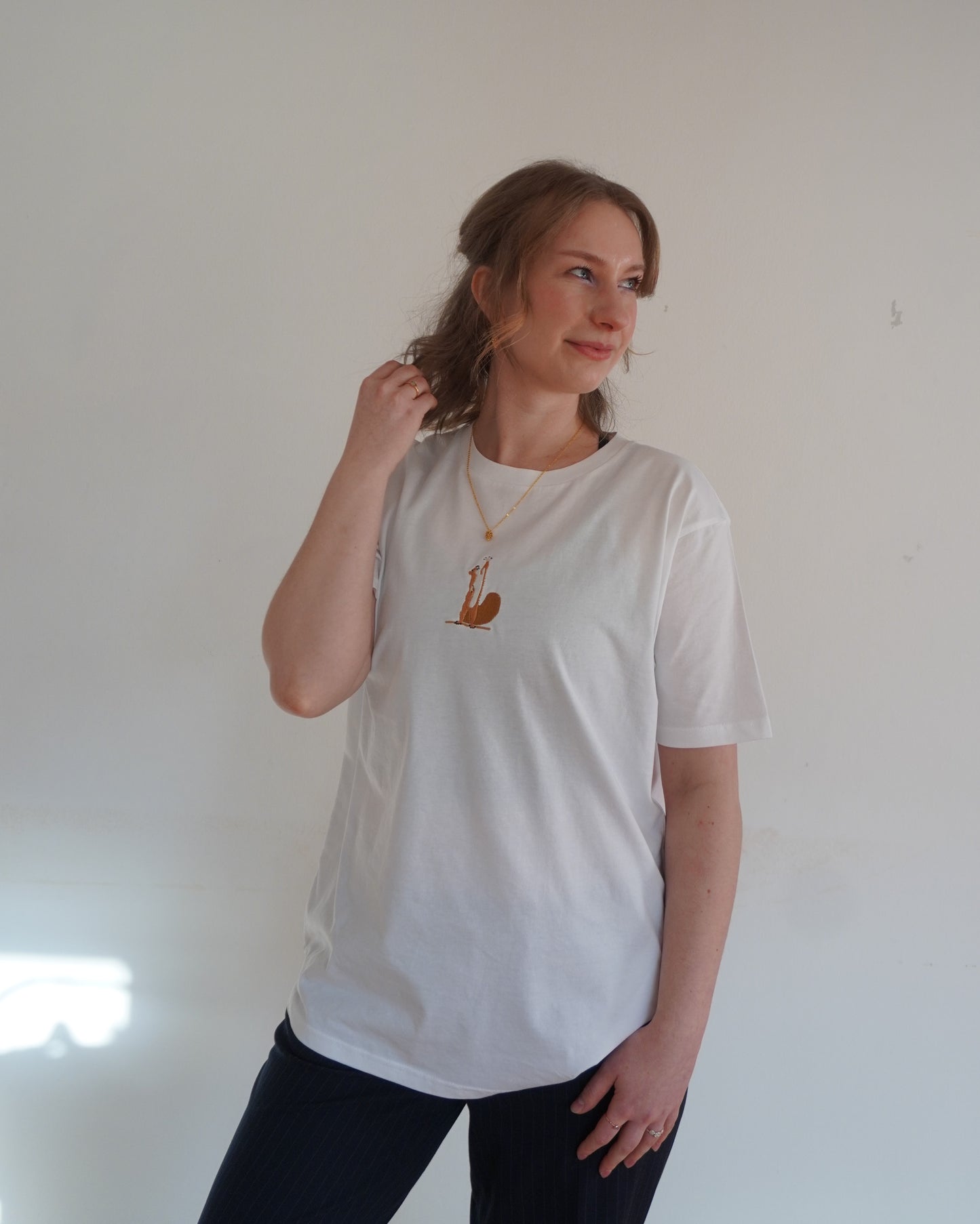 Eichhörnchen streckt sich