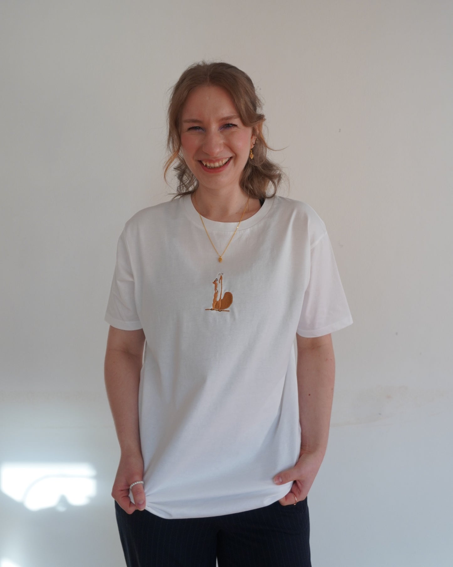 Eichhörnchen streckt sich