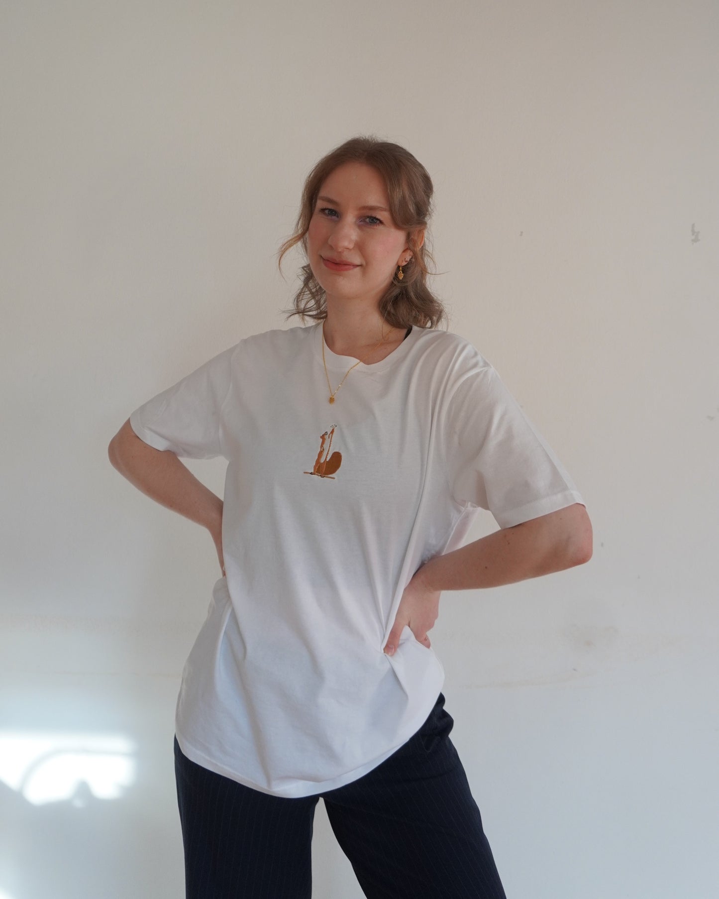 Eichhörnchen streckt sich