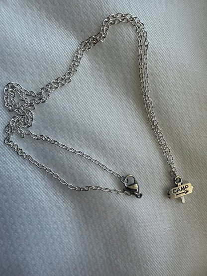 Camp Wegweiser Halskette